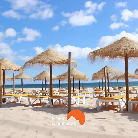 #004 Orada By Holidays *